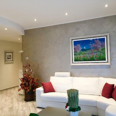 Апартаменты A Casa Di Chiara Стреза Экстерьер фото